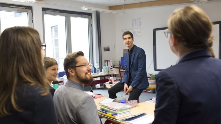 Das Bild zeigt die Teammitglieder des Lehrstuhls